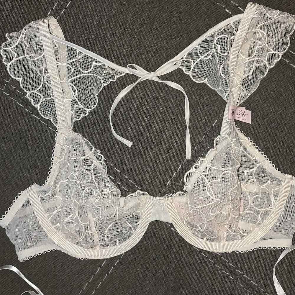 NWT tease Victoria's Secret White Lace Bralette Size 34C